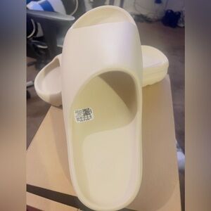 YZY adidas slides